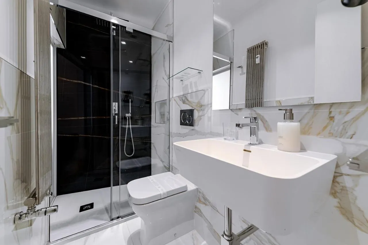 Saint Peter House Station Deluxe Apartment Rome Italy